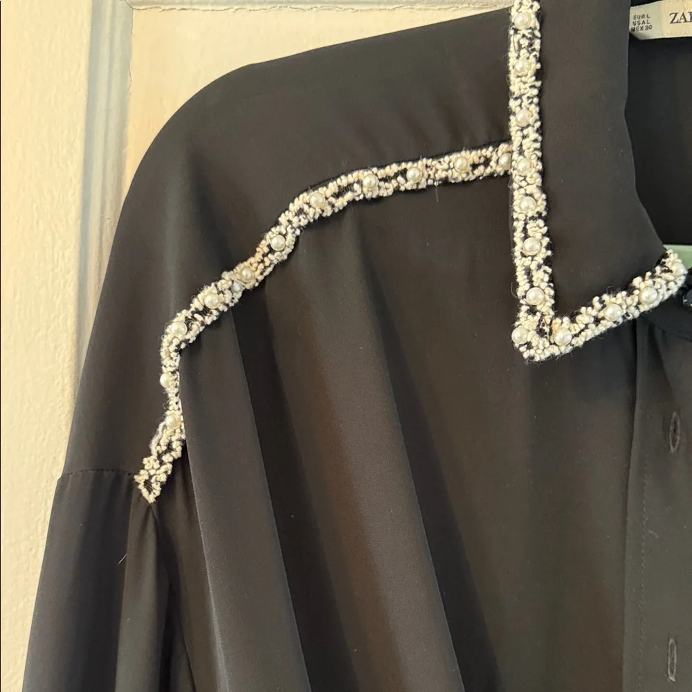 Zara Basic Black Button-Up Blouse with Embellished Collar - Picture 5 of 10